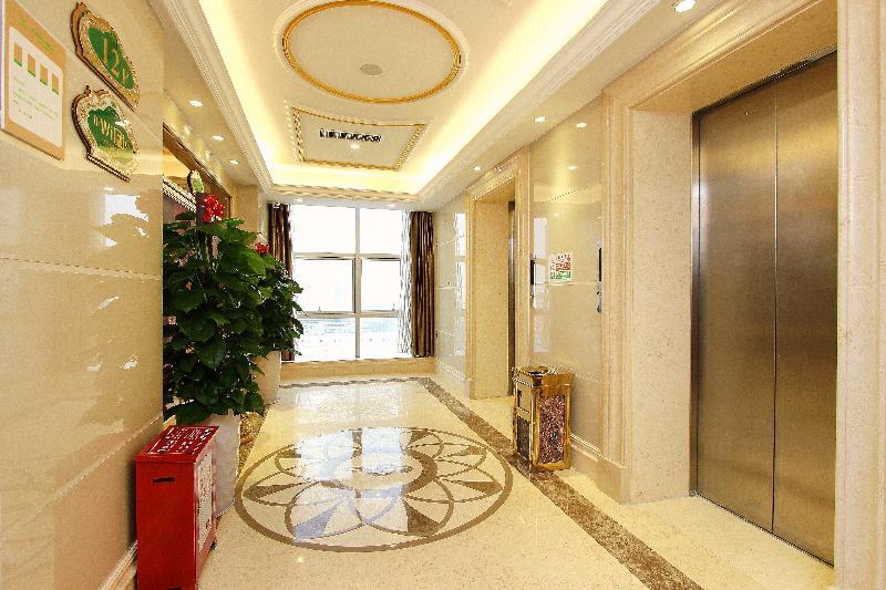 Vienna International Hotel Luogang Wanda Plaza Гуанчжоу Екстер'єр фото